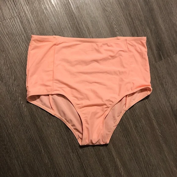 Cupshe Highwaisted Bikini Bottom - Picture 2 of 4